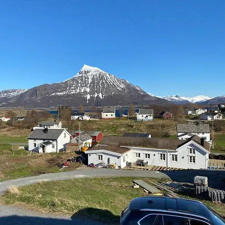 Netskaret At Sorarnoy Casa de Férias *