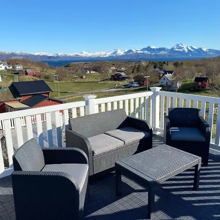 Holiday home Netskaret At Sorarnoy