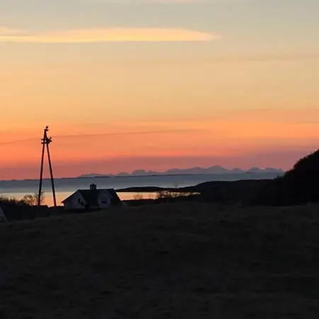 Holiday home Netskaret At Sorarnoy