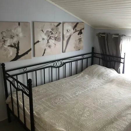 Holiday home Netskaret At Sorarnoy Arnoy